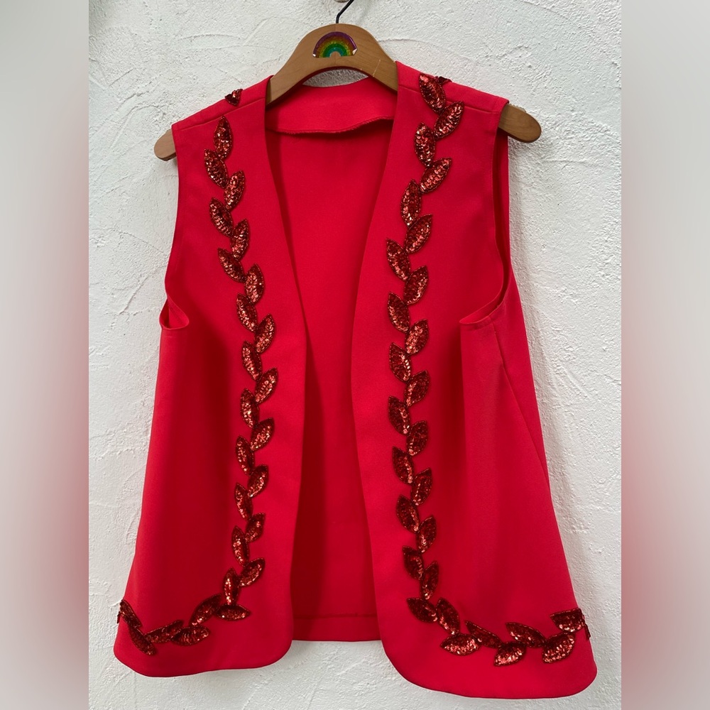 Vintage Red Vest w/Sequin Leaf Design/Kitschy Christmas🎄60’s/70s Holiday Sparkle